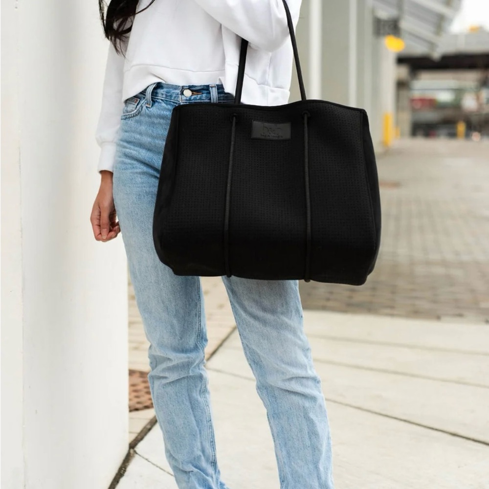 Bag & Bougie Midnight Zipper Tote